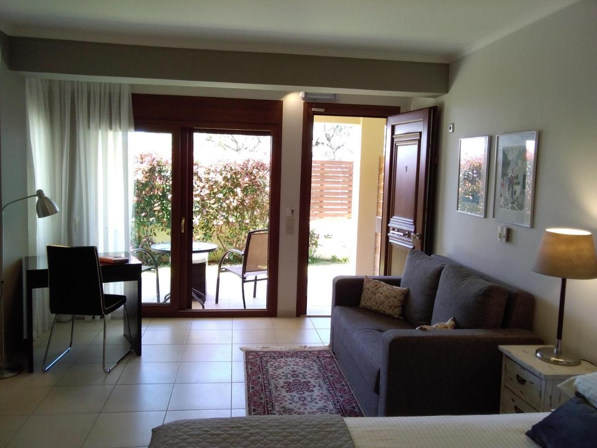 Villa Adelais Tsoukaládhes Buitenkant foto